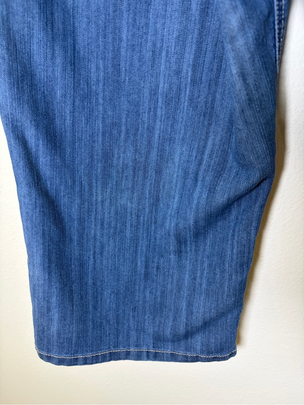 Baccini Denim Capri Jeans Womens Size 6 Blue Mid Rise Medium Wash Y2K - Picture 7 of 7